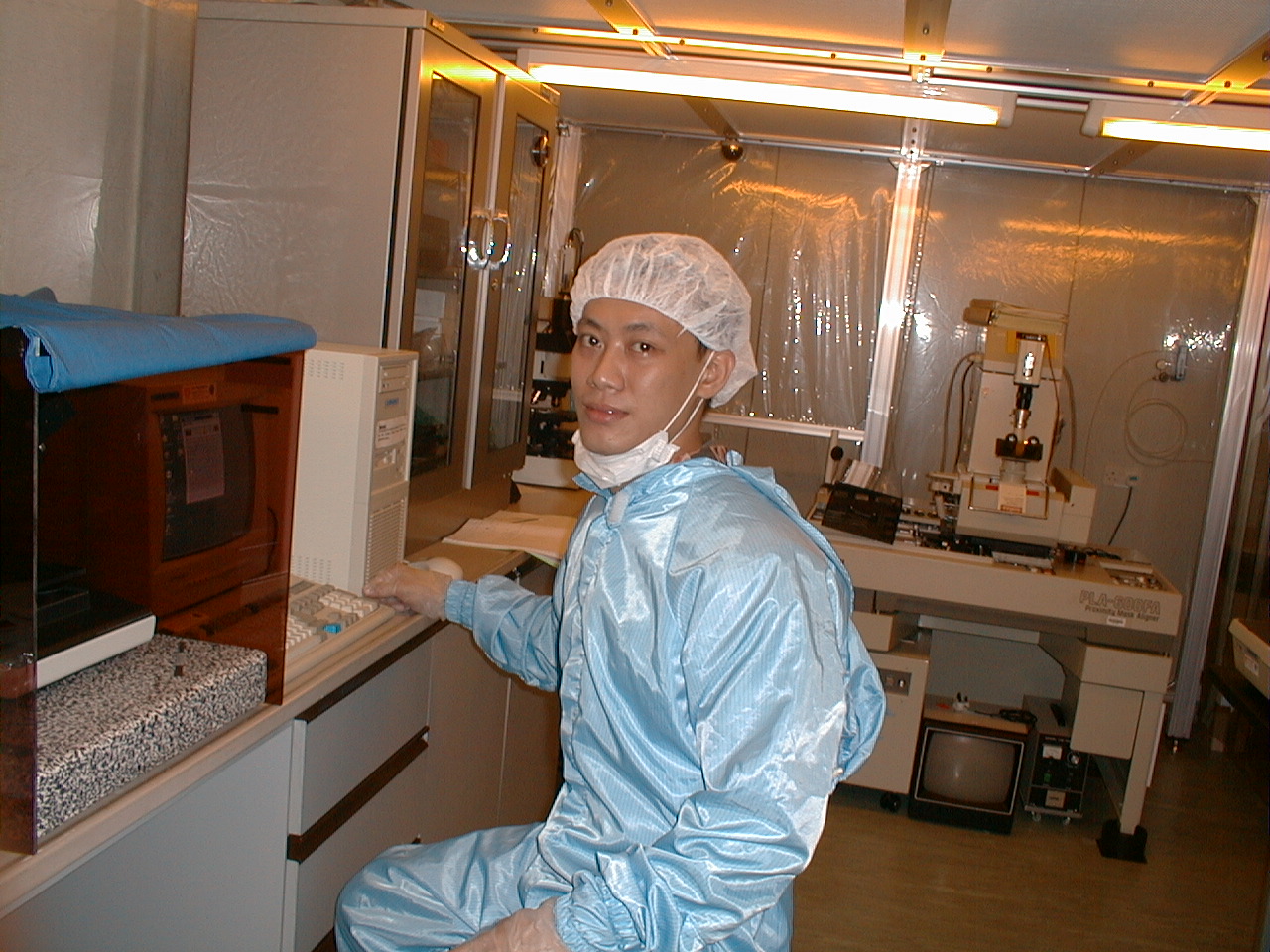 Hery_Cleanroom.jpg